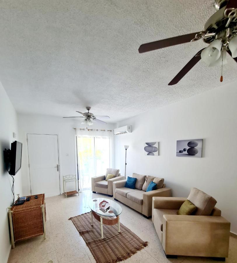 2 Bedroom Townhouse, Close To Paphos Harbour, Use Of Onsite Facilities Esterno foto