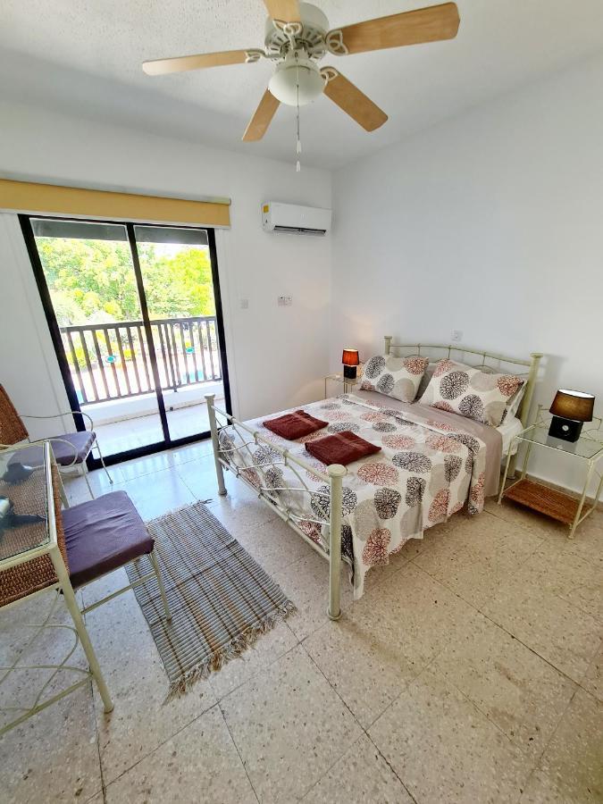 2 Bedroom Townhouse, Close To Paphos Harbour, Use Of Onsite Facilities Esterno foto