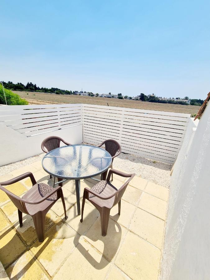 2 Bedroom Townhouse, Close To Paphos Harbour, Use Of Onsite Facilities Esterno foto