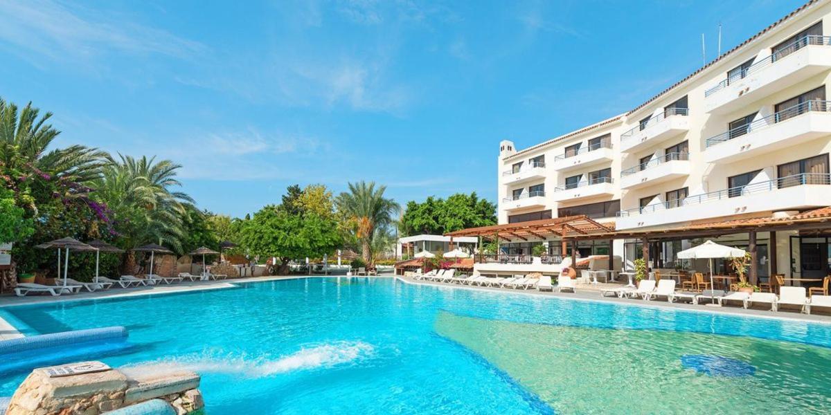 2 Bedroom Townhouse, Close To Paphos Harbour, Use Of Onsite Facilities Esterno foto